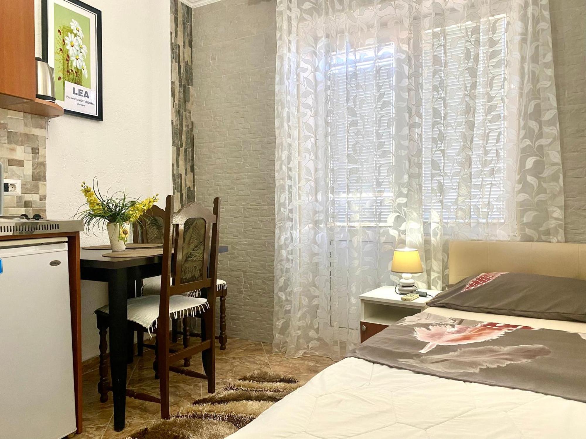 Apartments Zuto Улцинь Екстер'єр фото