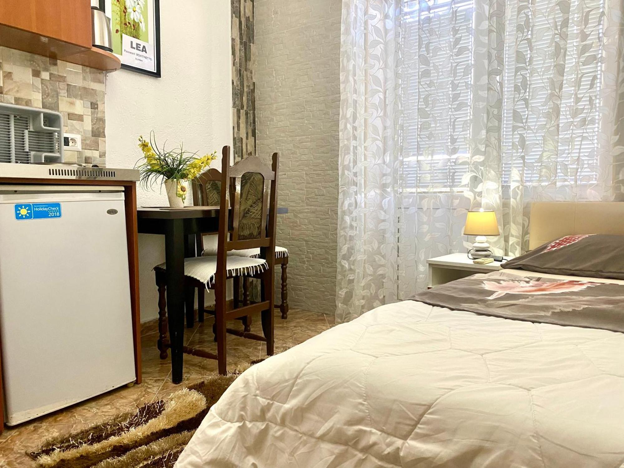Apartments Zuto Улцинь Екстер'єр фото