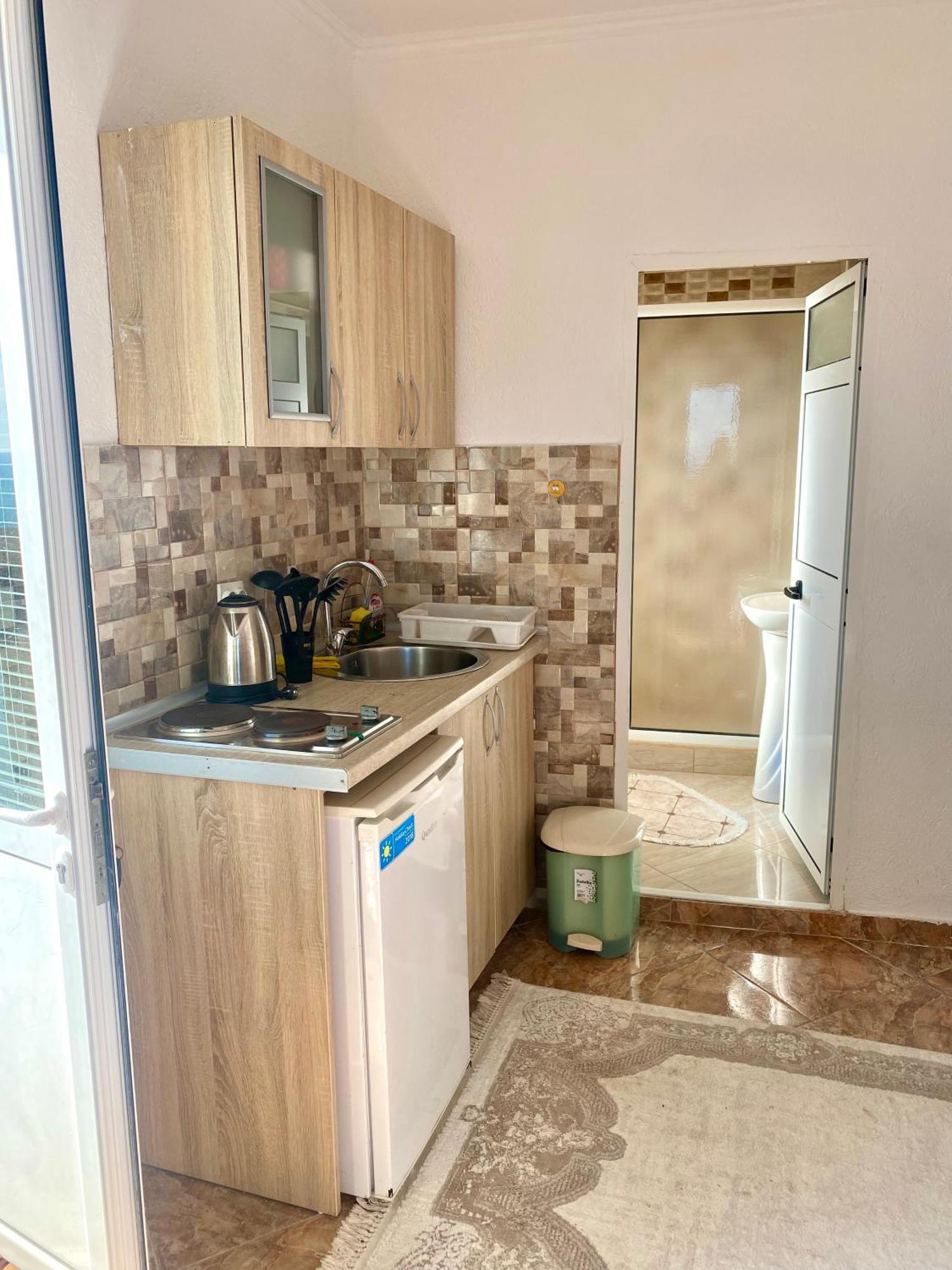 Apartments Zuto Улцинь Екстер'єр фото