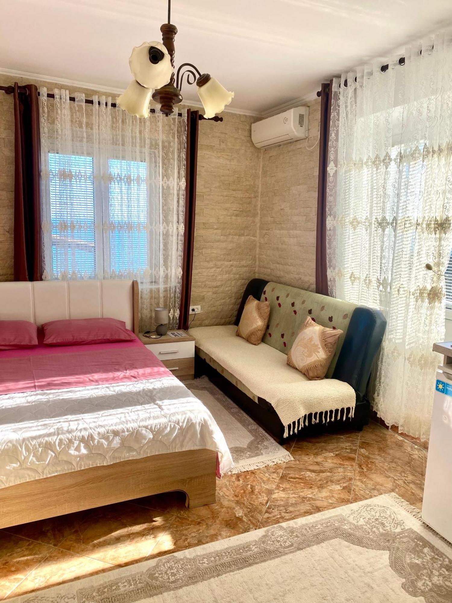 Apartments Zuto Улцинь Екстер'єр фото