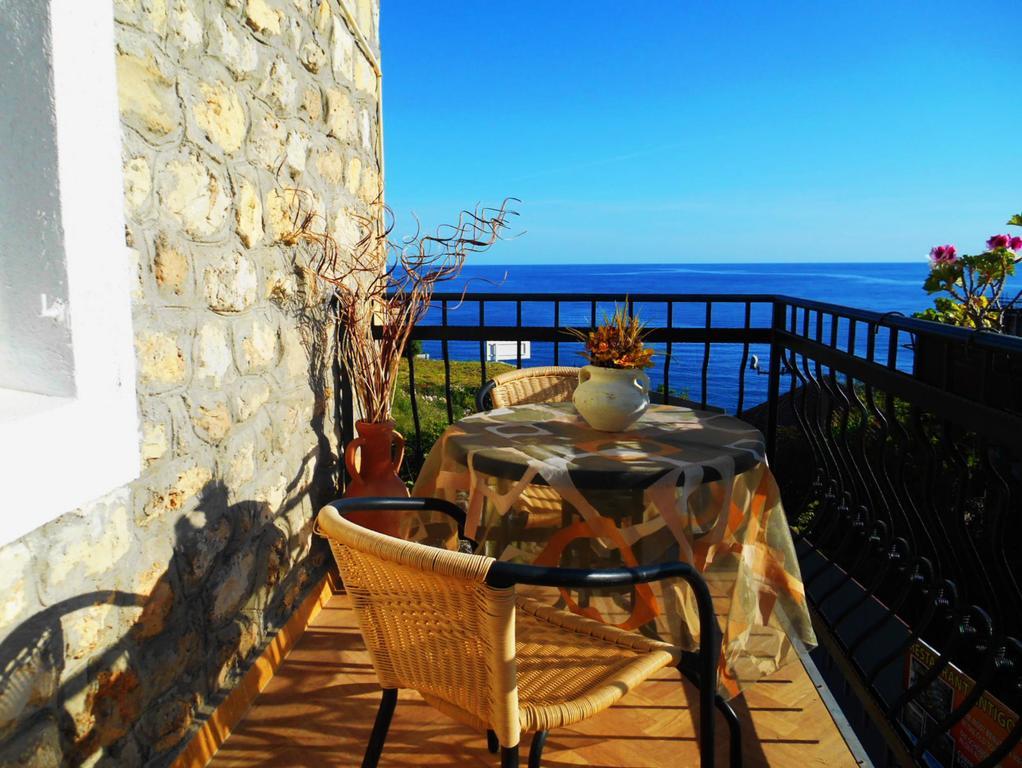 Apartments Zuto Улцинь Екстер'єр фото