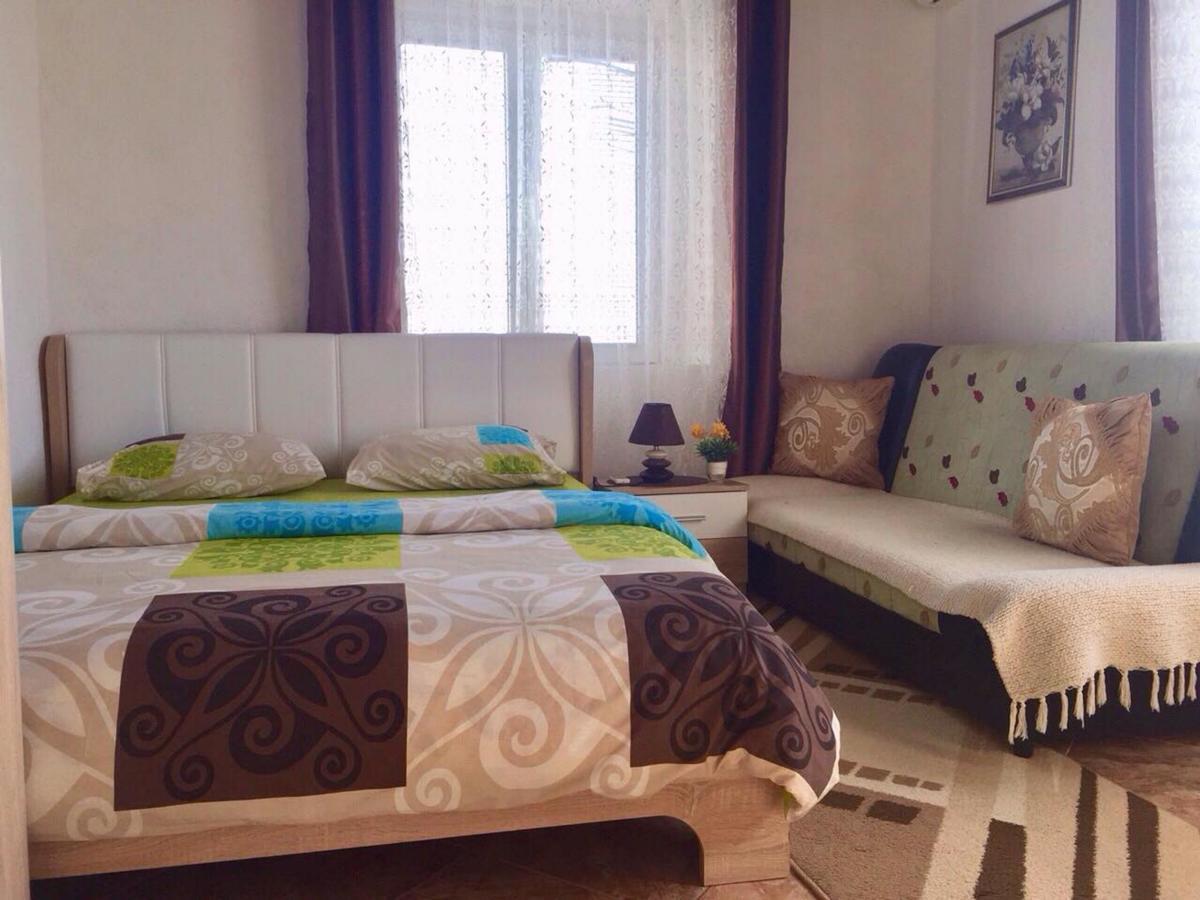 Apartments Zuto Улцинь Екстер'єр фото