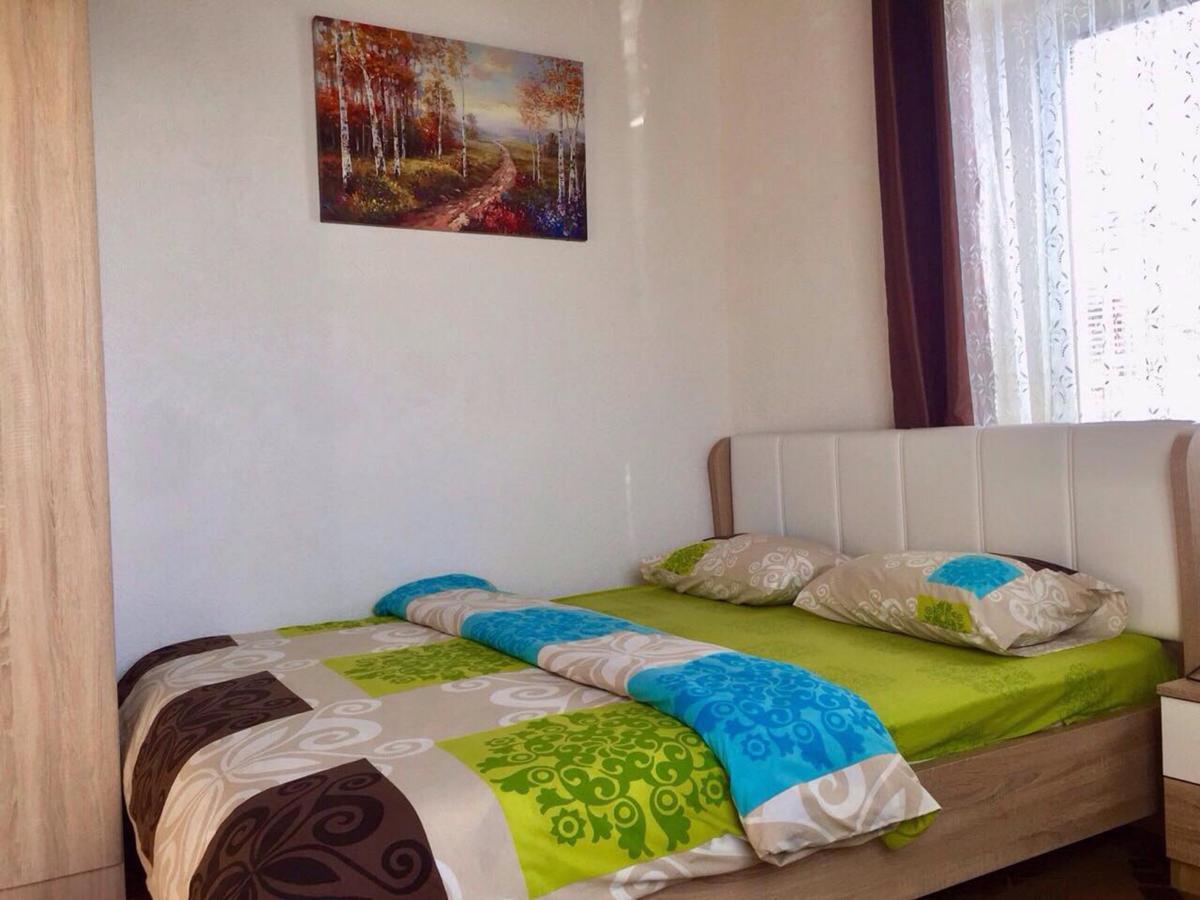 Apartments Zuto Улцинь Екстер'єр фото