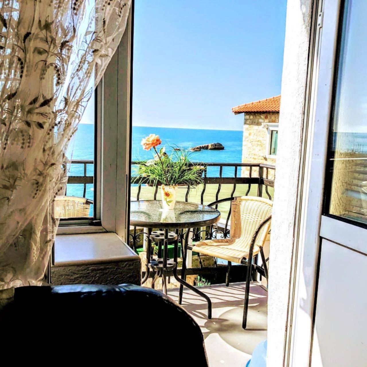 Apartments Zuto Улцинь Екстер'єр фото