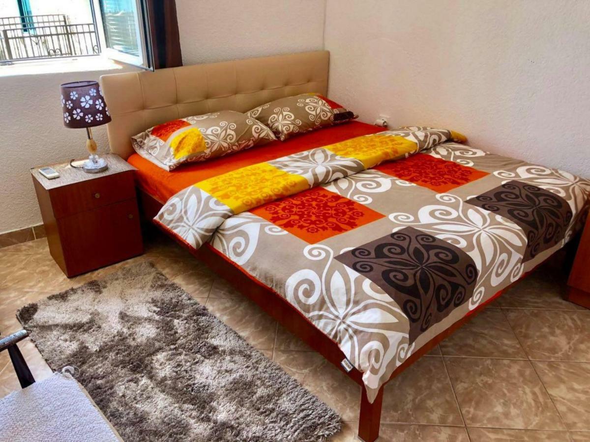Apartments Zuto Улцинь Екстер'єр фото