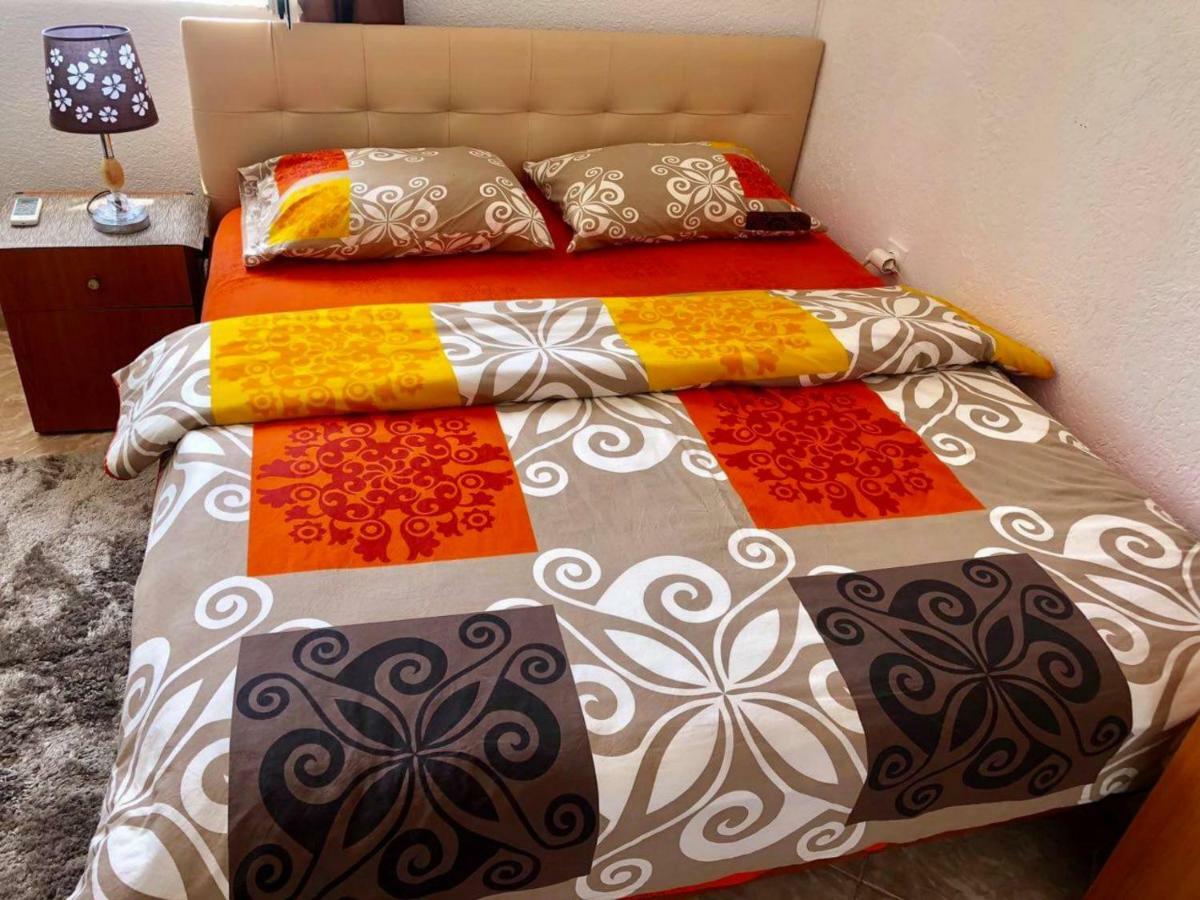 Apartments Zuto Улцинь Екстер'єр фото