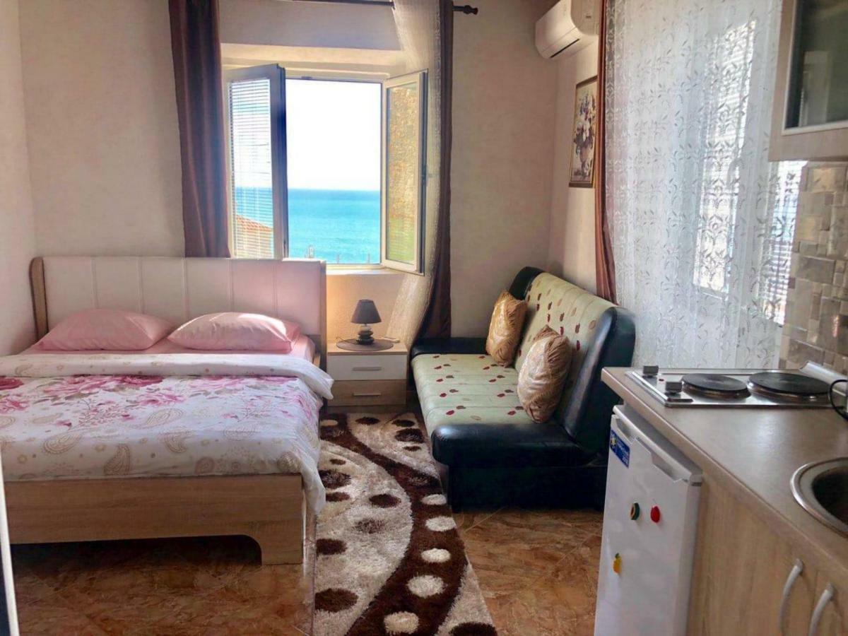 Apartments Zuto Улцинь Екстер'єр фото